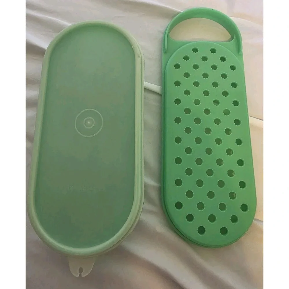 TUPPERWARE Vintage  Jadeite Green Grater & Keeper 3 Pc. 1375-10, 1374-9, 1376-12